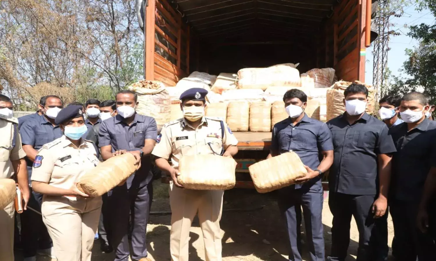 800 kg ganja seized in Hyderabad, 6 arrested