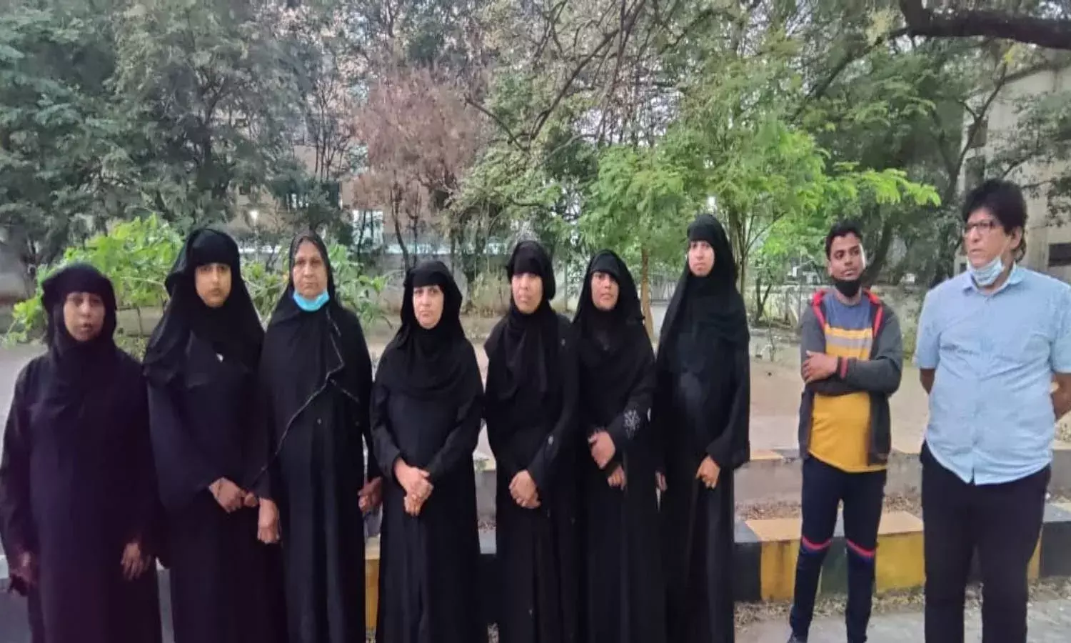 Girl sold to 61YO divorcee in Balapur; 9 held