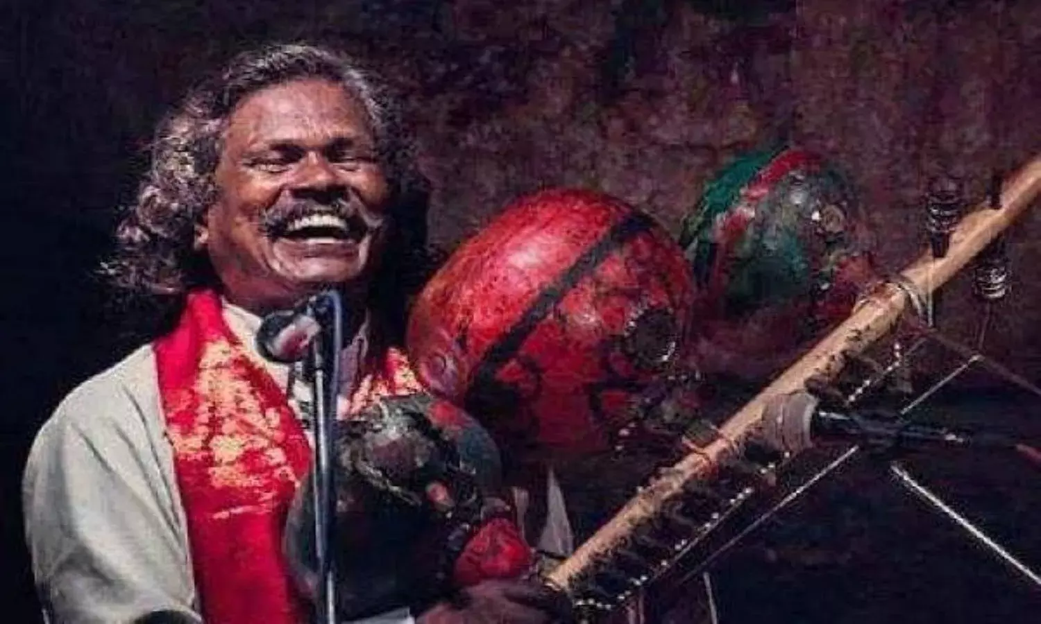 KCR announces house site, Rs 1 Cr for Padma Shri awardee Darshanam Mogilaiah