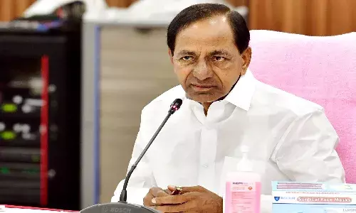 Centres golmal budget is useless, nothing there for common man: KCR