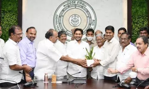 Protesting AP employees call off strike after talks with govt