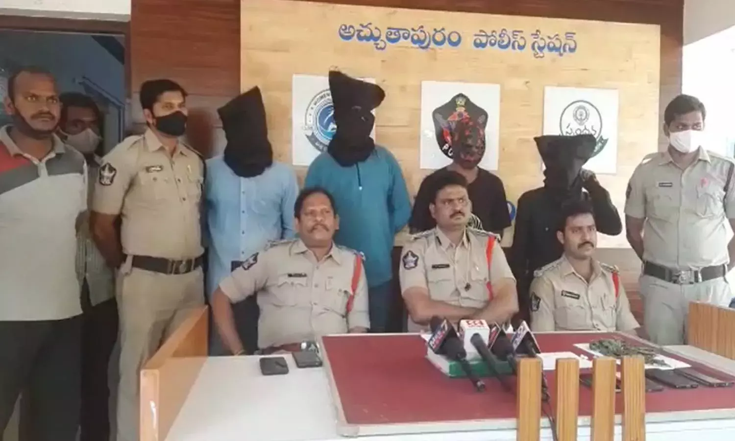 4 held with drugs at Vizag resort, Goa links to be exposed