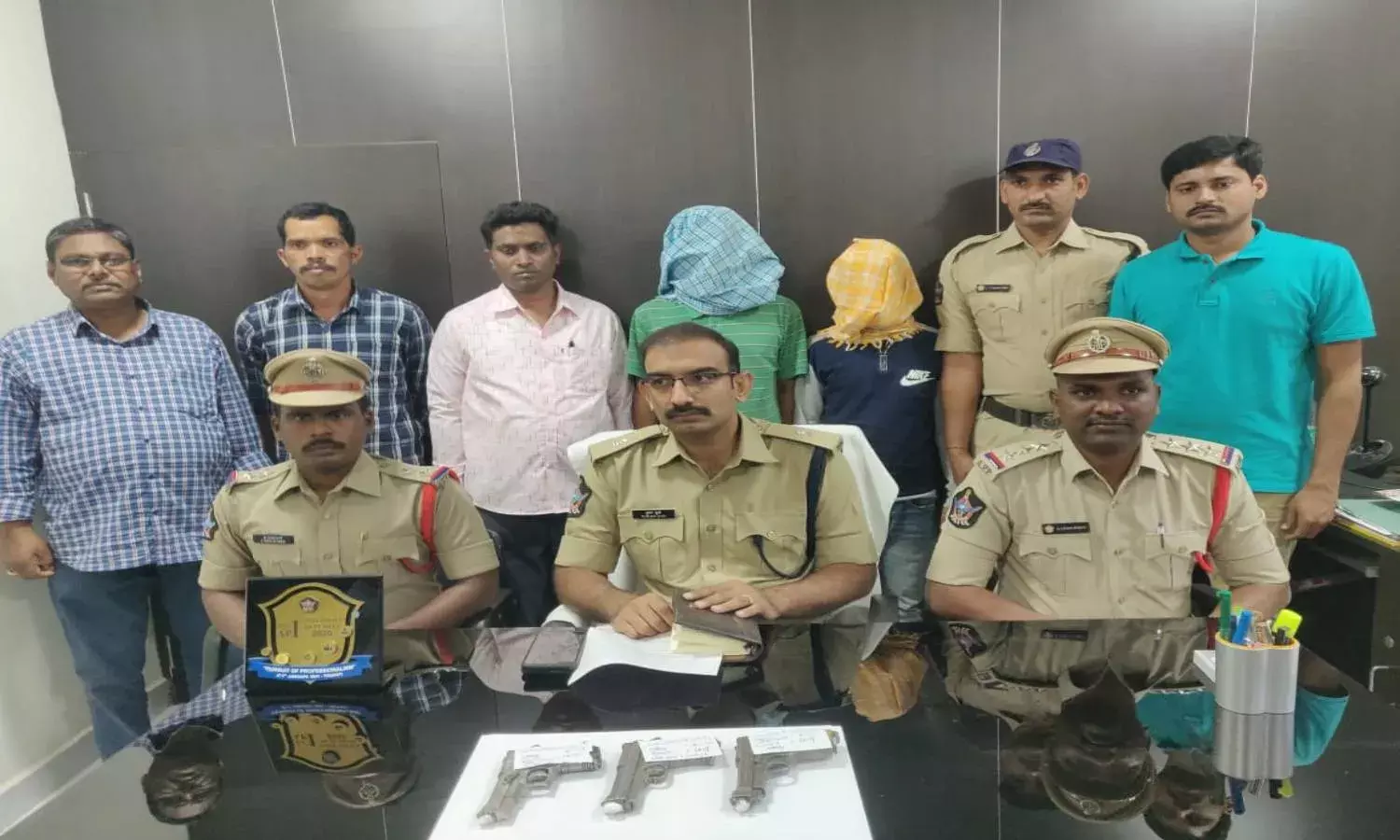 Gang robbing commuters on Vizags Dharakonda ghat road busted, 2 held