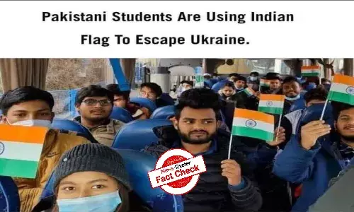 Fact Check: Photo of Indian students passed off as Pak students holding Tricolors to flee Ukraine
