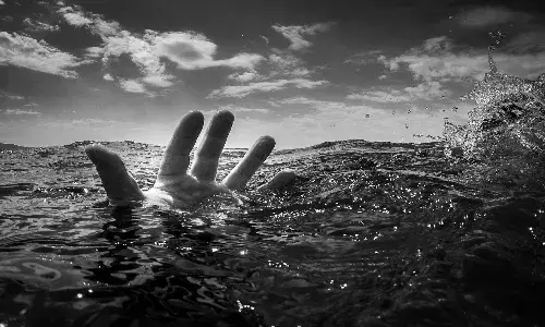 Warangal tragedy. Three of family drown in lake; village in shock