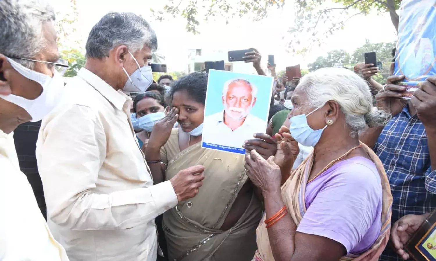 Naidu calls hooch deaths government murders, blames Jagans cheap liquor