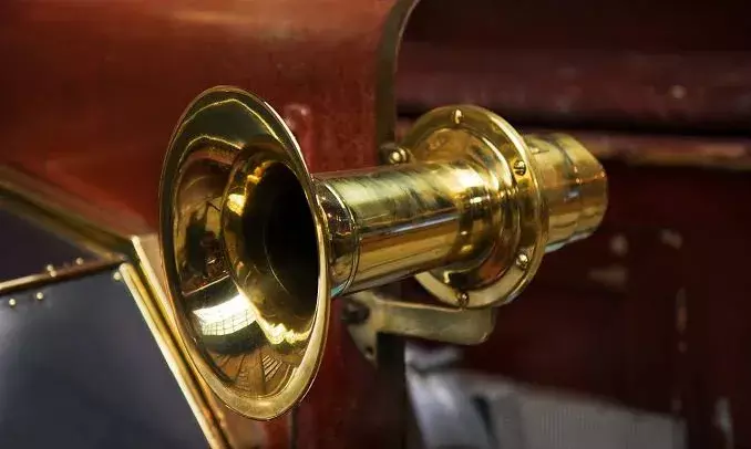 Hyderabad Traffic Police gives RTC, private buses 15 days to replace air horns