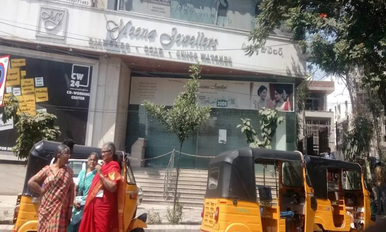 Hyd-based Meena Jewellers MD Umesh Jethwani, wife & son booked in Rs 364 Cr loan fraud