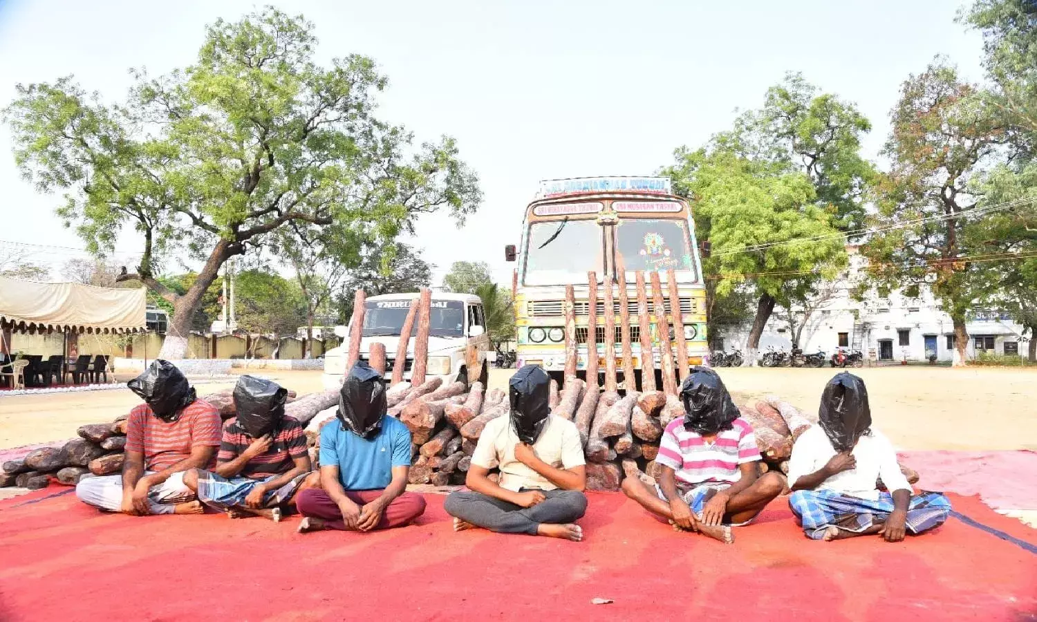 Chittoor: International smuggler among 6 held with 4 tonnes of red sanders