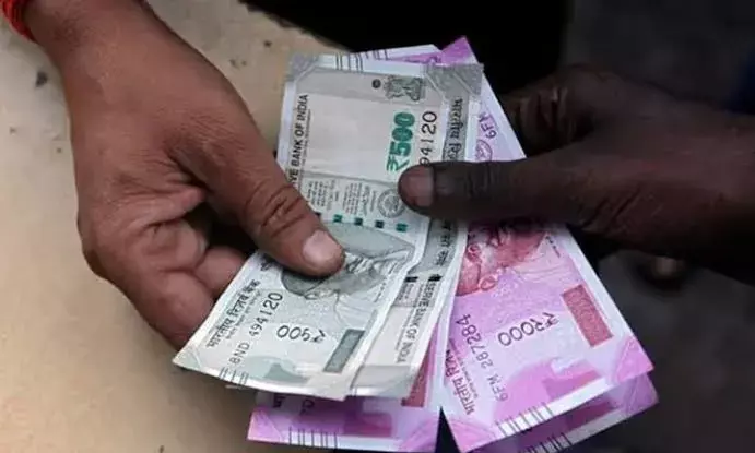 Woman steals Rs. 1L from Taj Krishna Hotel exhibition stall