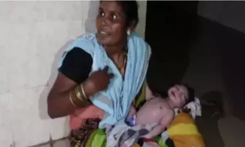 Baby delivered under mobile lights in Narsipatnam hospital after power cut