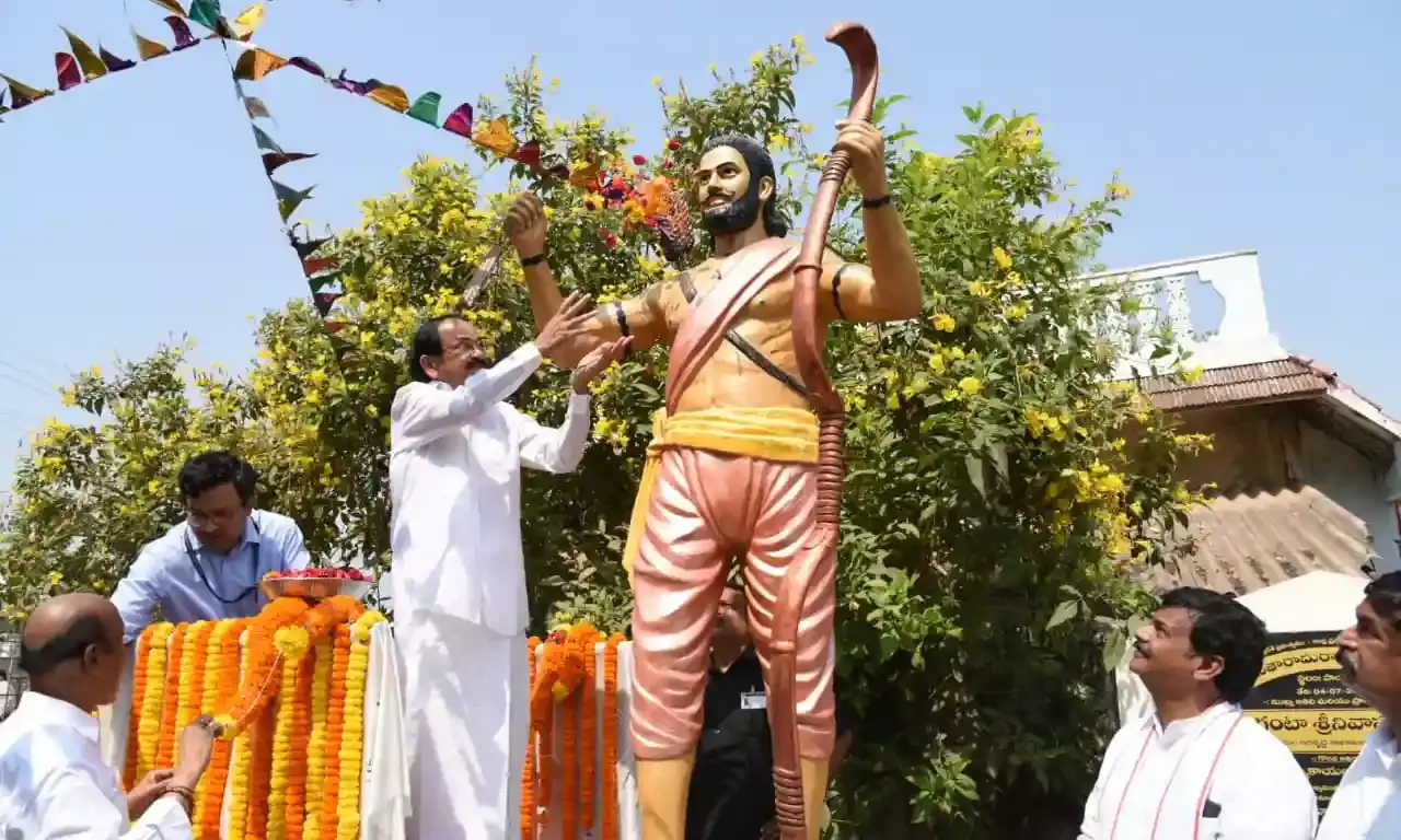 Learn the spirit of sacrifice, unwavering commitment from freedom fighters: Naidu urges youth