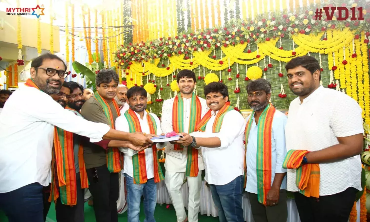 Vijay Deverakonda, Samantha pair up for a film; duo to fly to Kashmir on 23 April