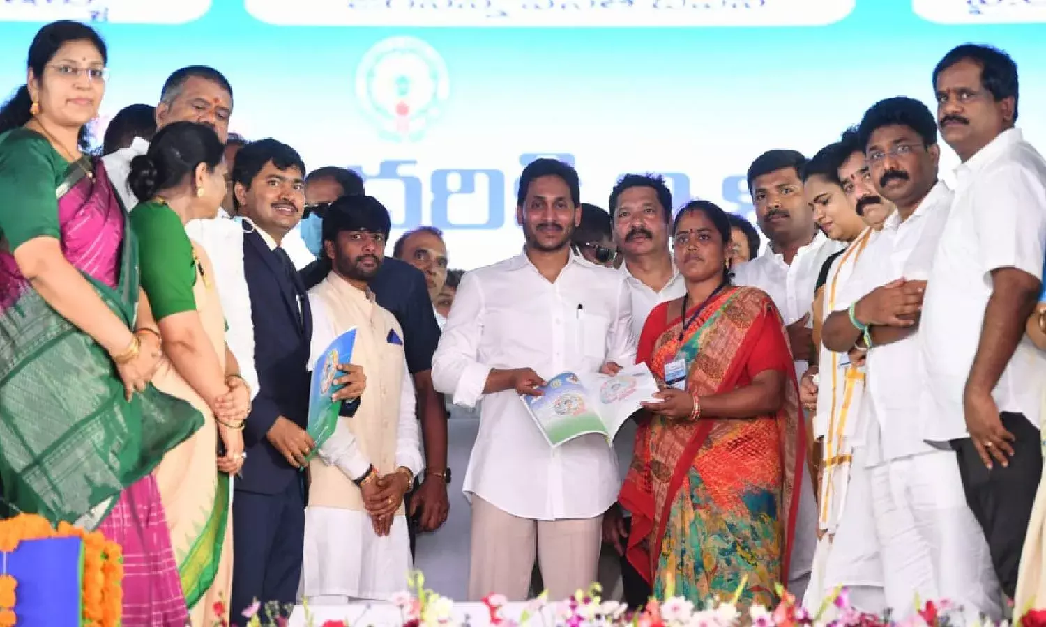 Andhra Pradesh: 1.25 lakh house site pattas distributed in Anakapalle