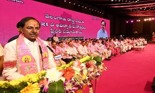 Modi wants strong centre, weak states; polarizes nation to divert attention: KCR at TRS plenary