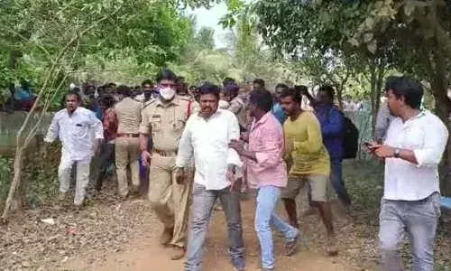 YSRCP MLA Talari Venkat Rao attacked by party members in Eluru over leaders murder