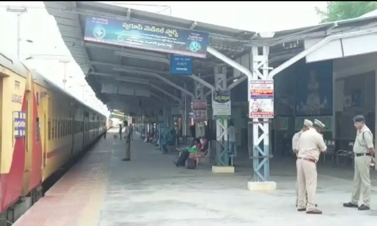 Woman gang-raped at Gunturs Repalle railway station; husband brutally attacked