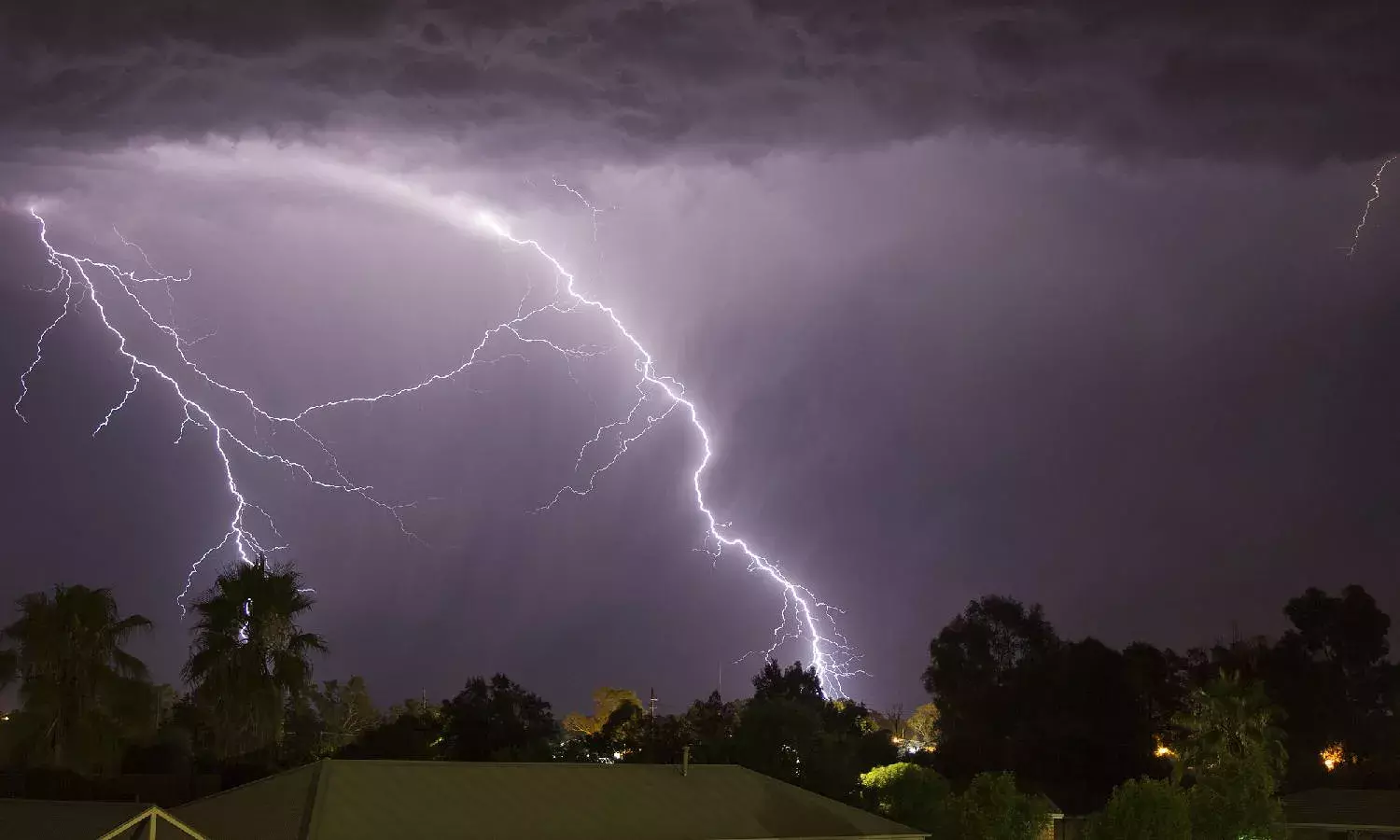 Thunder alarm: Hyderabad wakes up to heavy rains, high intensity thunderstorms