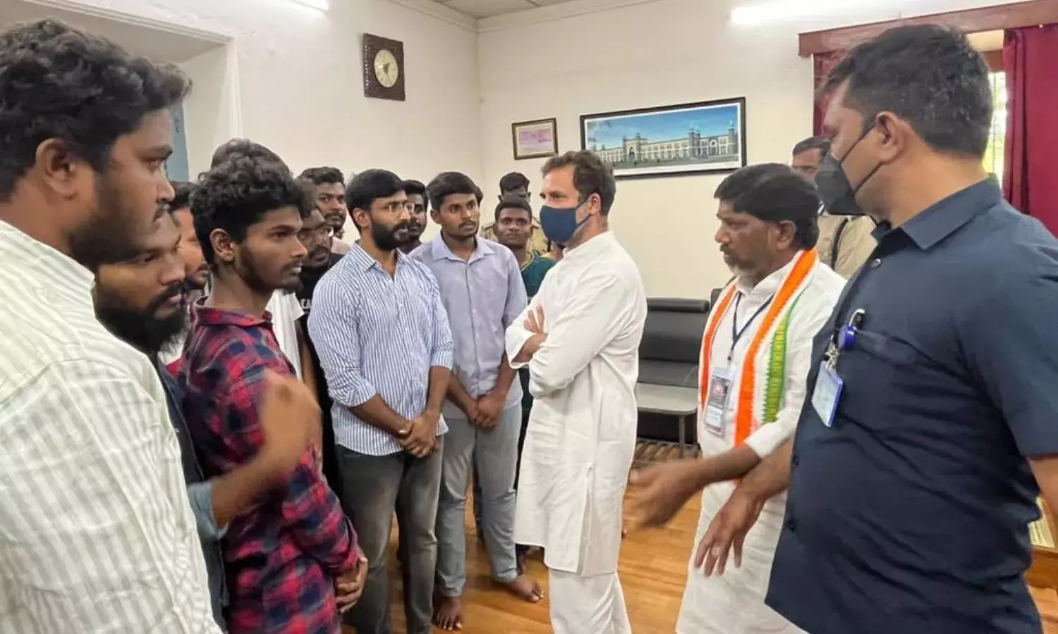 Rahul Gandhi meets NSUI students of OU held in Chanchalguda jail