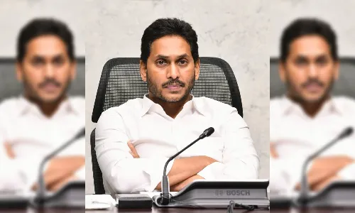 Make Andhra a pothole-free state: Jagan