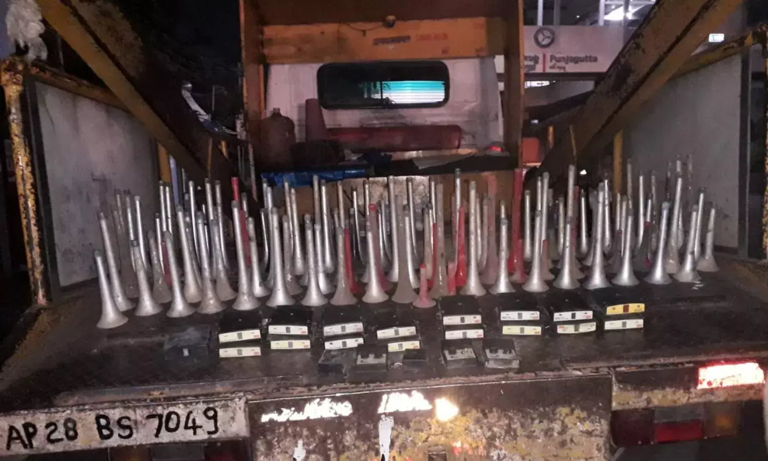 Hyd Traffic police books 450 vehicles for unauthorised horns; 30% are RTC buses