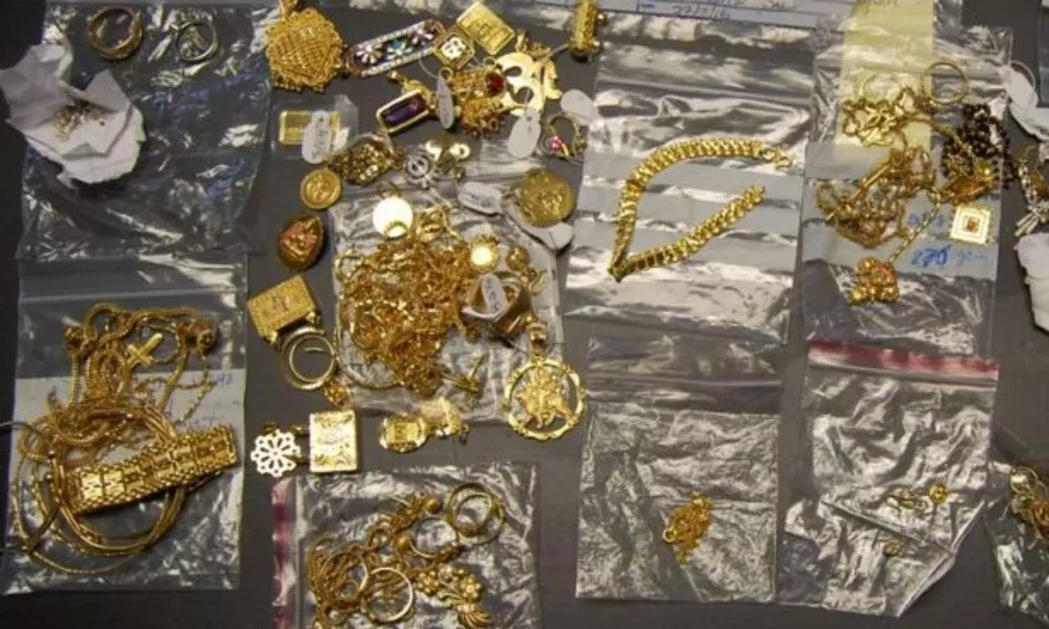 Kadapa jewellery shop employee caught with stolen gold within 5 hrs after robbing shop