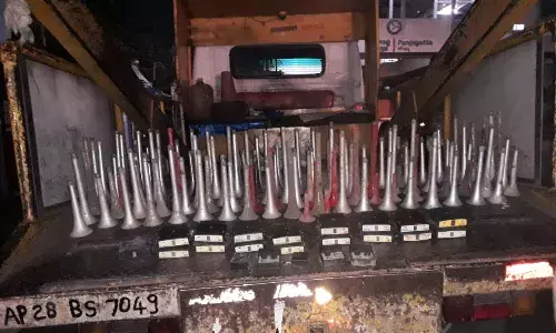Hyd Traffic police books 450 vehicles for unauthorised horns; 30% are RTC buses