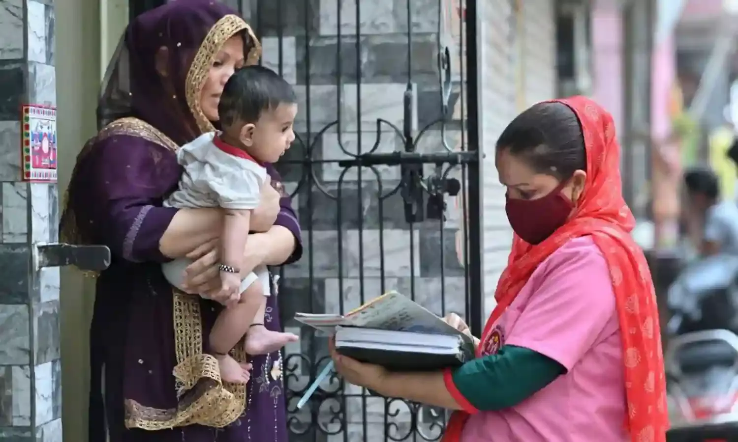 Spreading hope and care: ASHA workers receive WHOs Global Health Leaders Award 2022