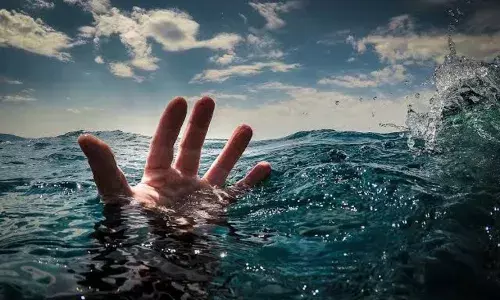 Machilipatnam : 2 BPharm students drown in sea