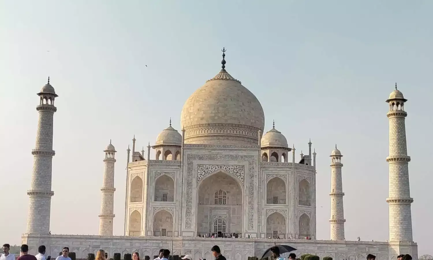 Ah Taj! 4 from Hyderabad held for saying namaz at Shah Jahans monument