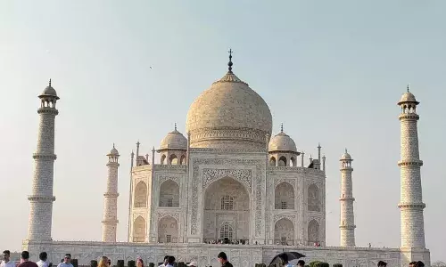 Ah Taj! 4 from Hyderabad held for saying namaz at Shah Jahans monument