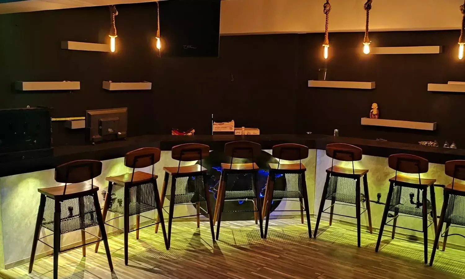 Secunderabads Club Tequila raided, 18 people arrested