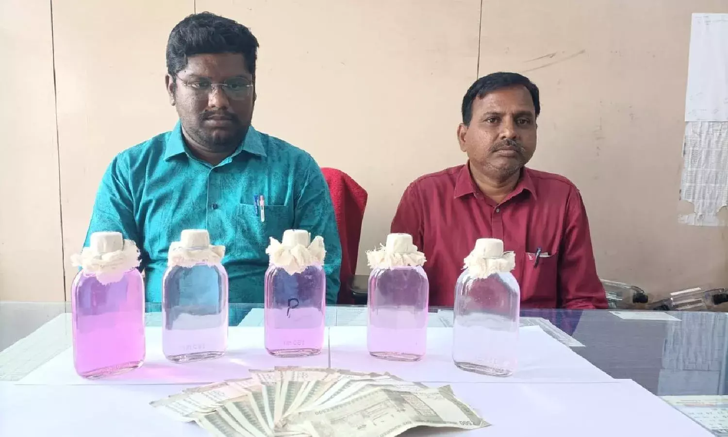 2 TSPDCL Banjara Hills circle officials caught taking bribe