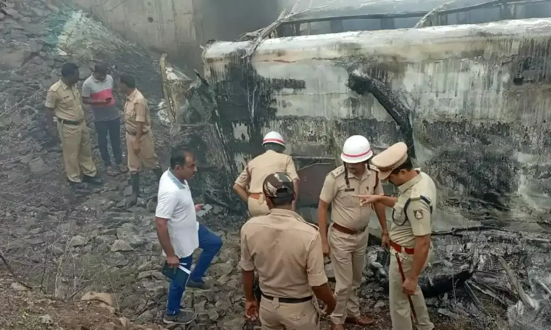 Hyd techie, family returning home after celebrating childs birthday killed in accident