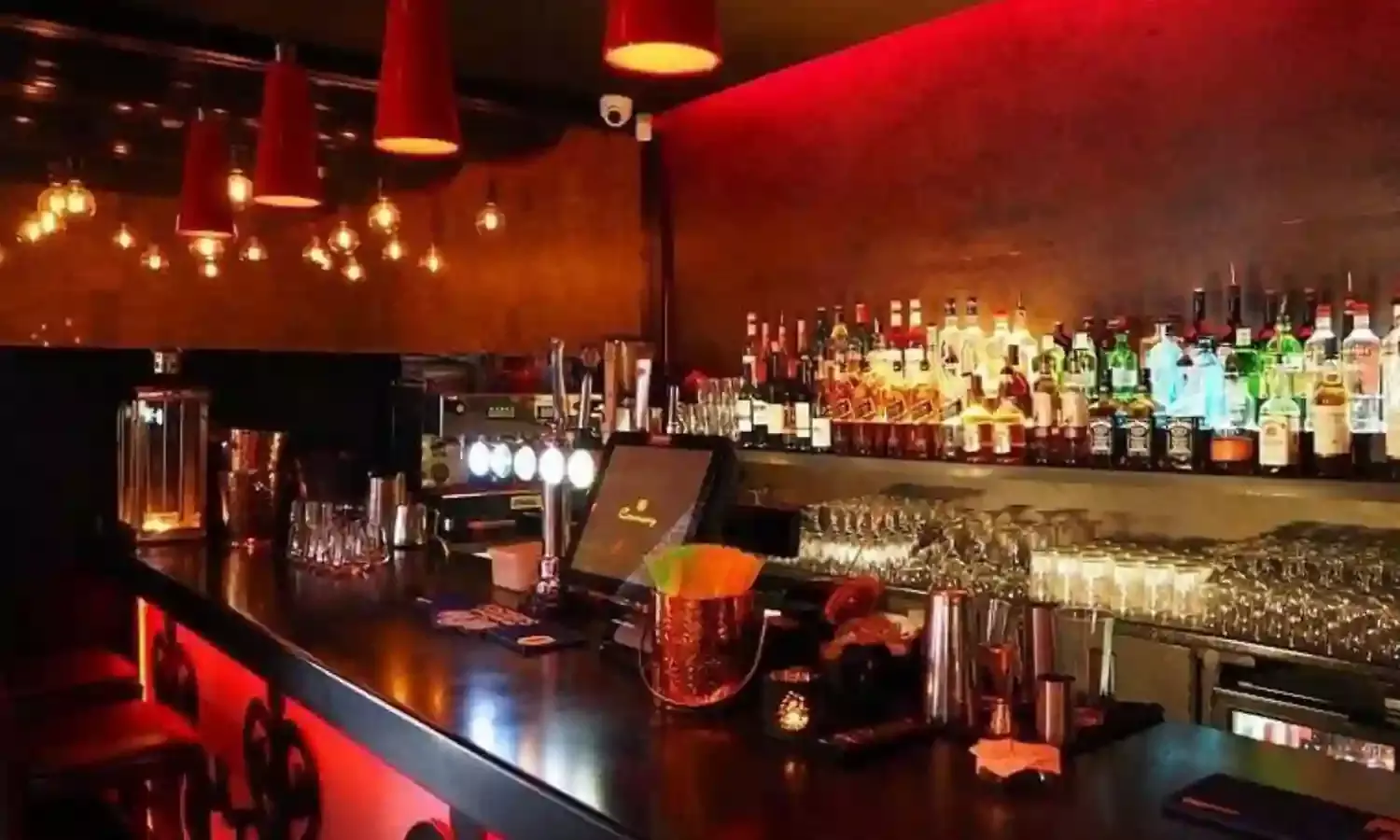 Jubilee Hills gang-rape raises one key question: Can minors be allowed into city pubs?