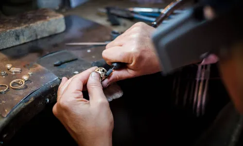 Beware! Sweet-talking gold polishing Bhaiya might be a thief; police bust gang, 2 held