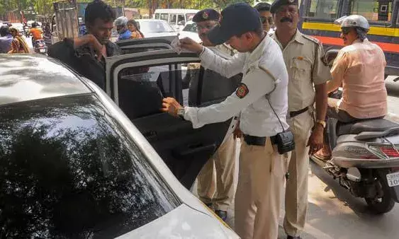 Hyd traffic police to crack down on cars with tinted glasses, temporary no. plates