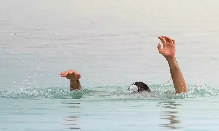 Choppy waters: 4 boys drown in Prakasams Bana Gunta pond, 3 of a family go missing in Srikakulam beach