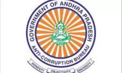 Vijayawada: Asst Labour Commissioner caught red-handed with bribe of Rs.25k