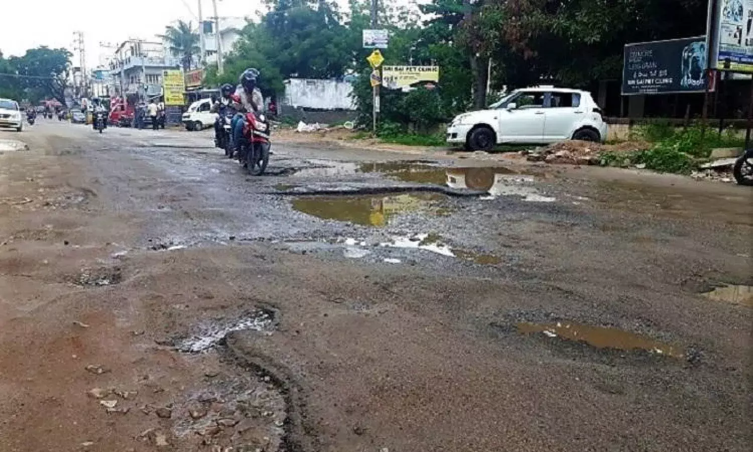 Poor maintenance of sub-roads, lanes biggest concerns of Hyderabadis: SpeakUp feedback