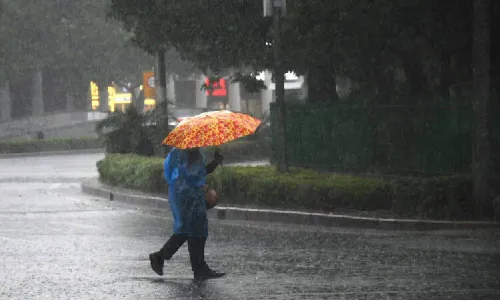 Yellow alert in Telangana for next four days; Mercury levels dip in state