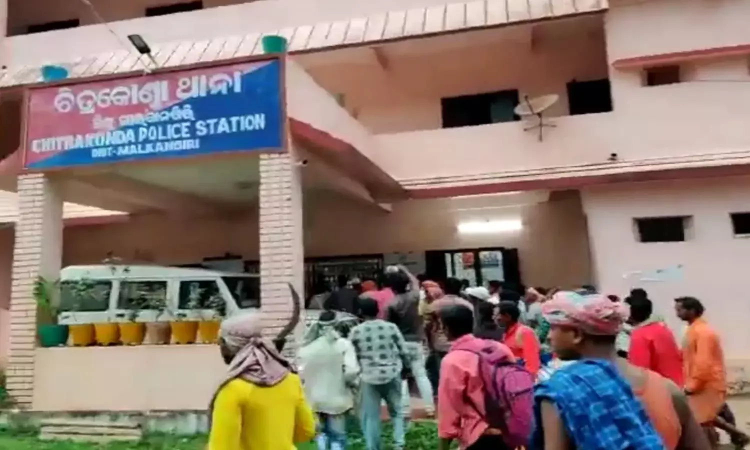 Development deficit: Tribals attack Chitrakonda police station on Andhra-Odisha border; several injured