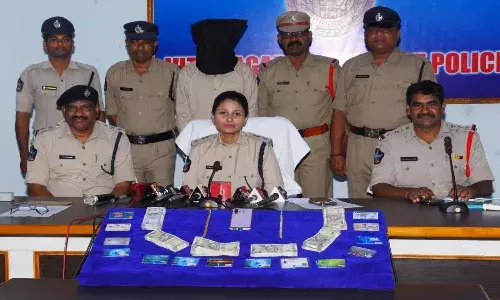 ATM fraud: Guntur youth posed as bank manager, cheated 100; held