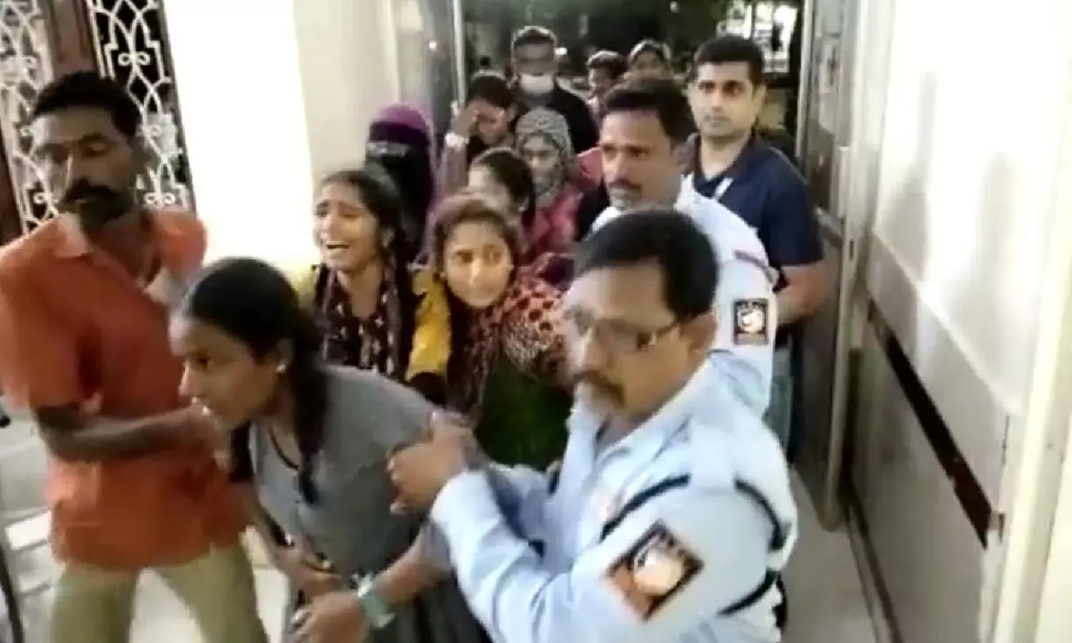 Food poisoning: 20 students of Siddipet school hospitalised after consuming mid-day meal