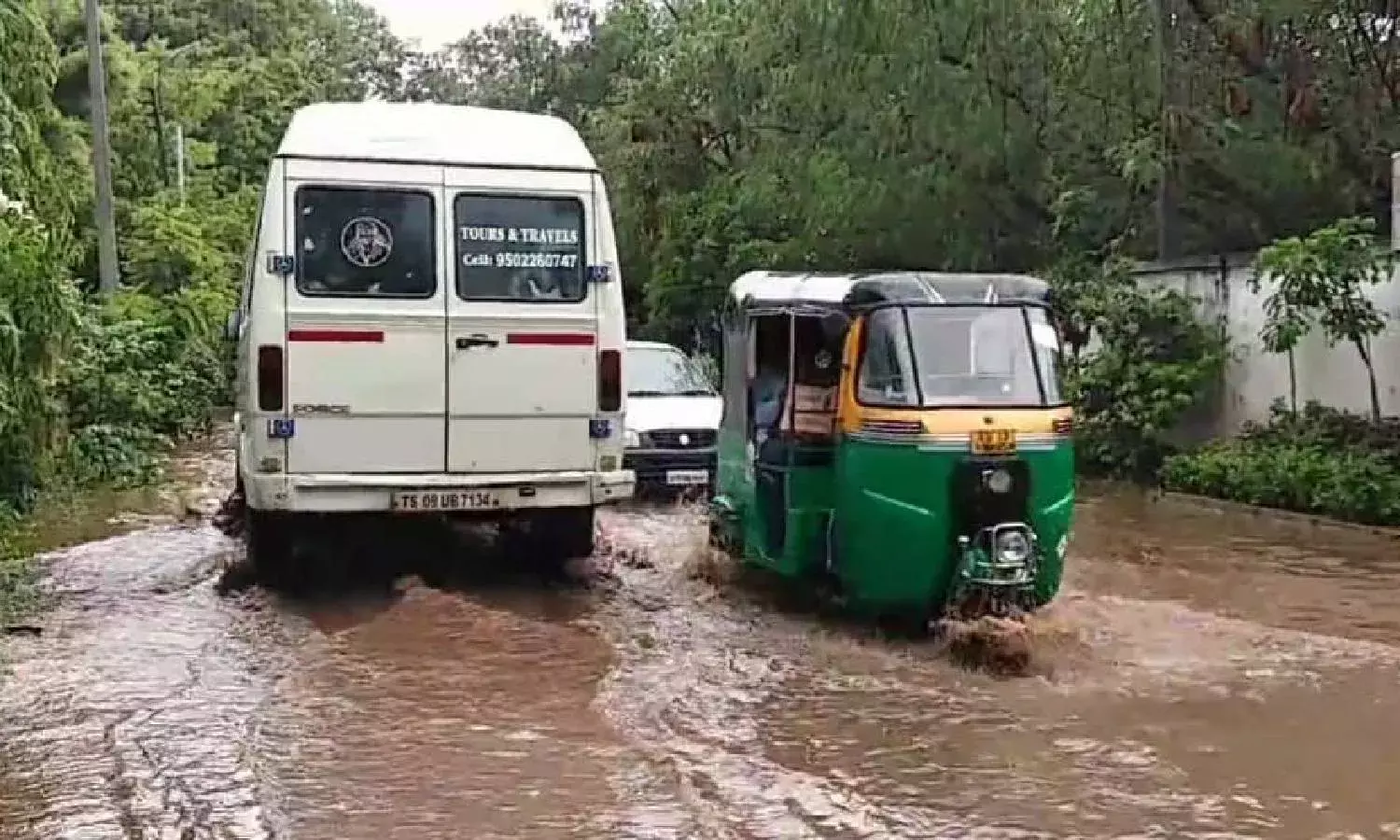 Heavy downpour in Hyderabad; rains in TS for next 24 hours