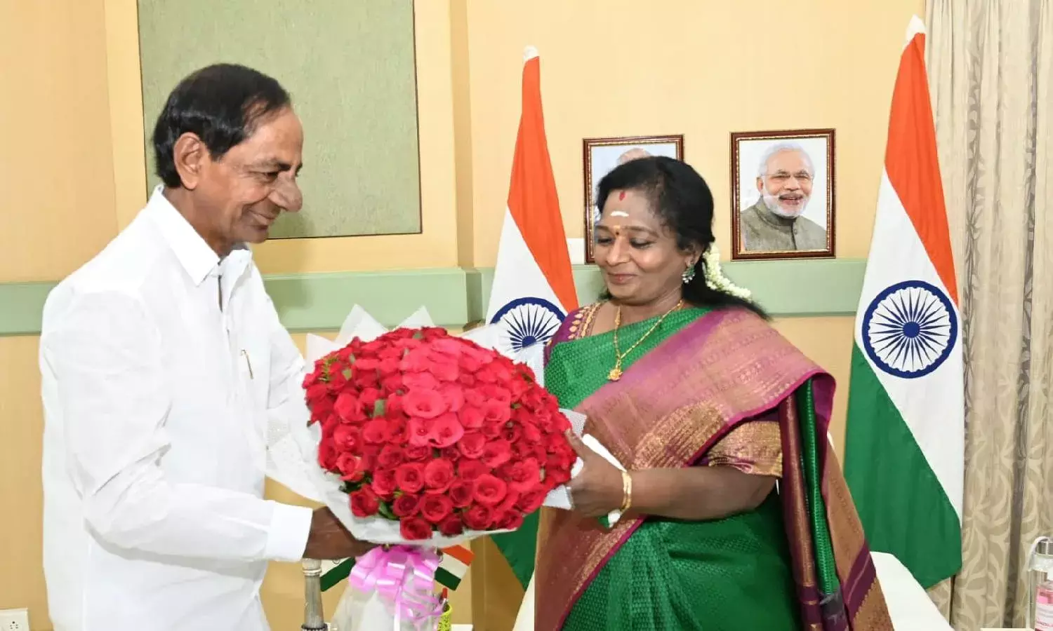 Cold war ends: Telangana CM meets governor after 9 months