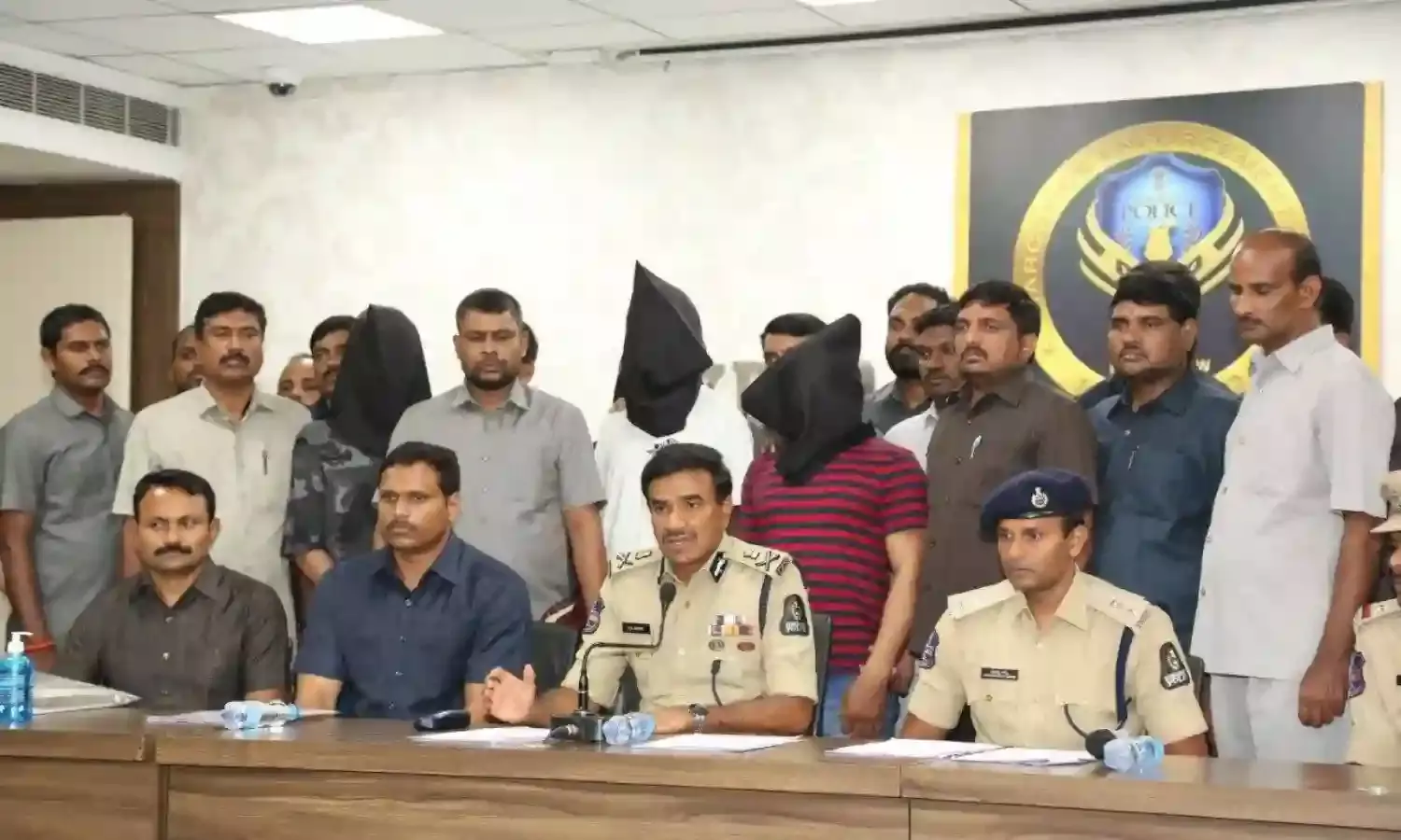 4 foreign nationals held in Hyderabad with 110 gm Meth, 20 gm cocaine