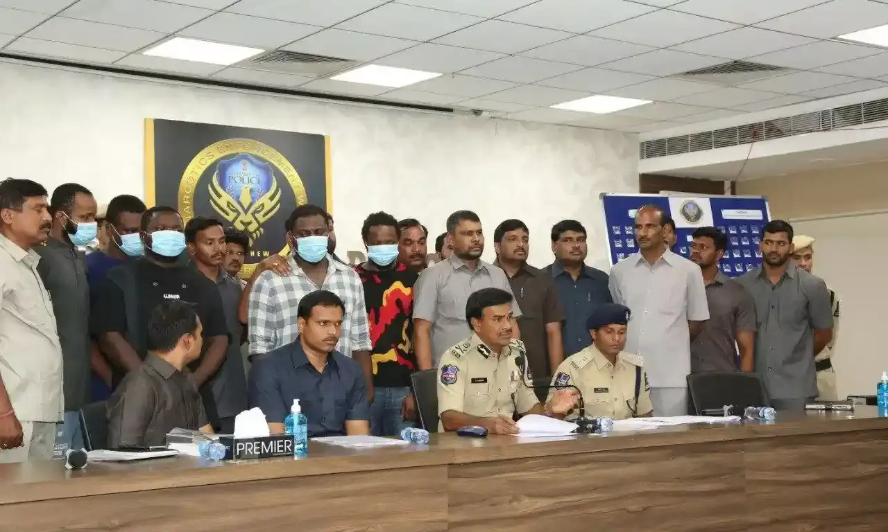 5 foreigners deported after being caught illegally staying without passports, Visas in Hyd