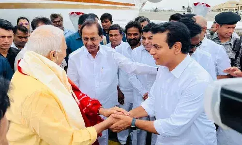 KCR serves a warm welcome for Oppn. Presidential nominee and a threat to BJP