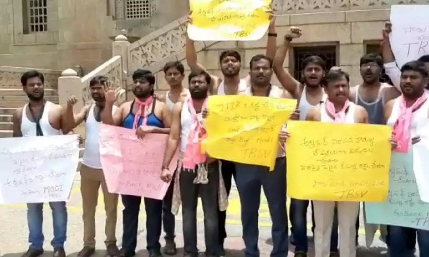 TRSV, MSF launch protests at OU demanding withdrawal of cases against Agnipath protestors